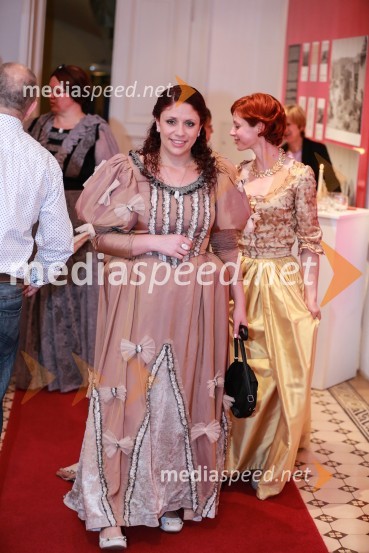  Nina ŠtramecPles gospe Scherbaum v Muzeju NO Maribor