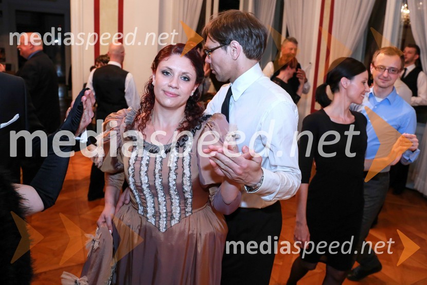  Nina ŠtramecPles gospe Scherbaum v Muzeju NO Maribor