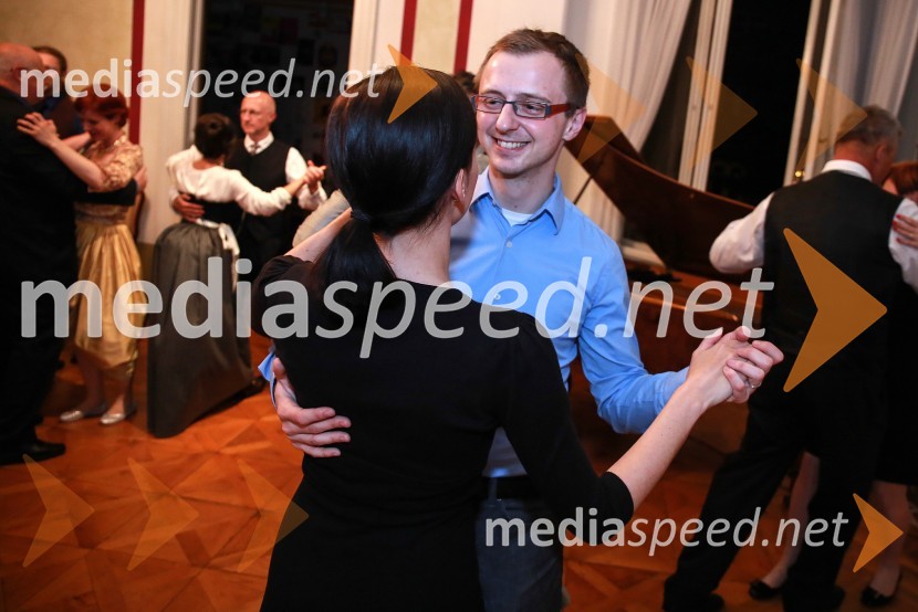  Nina Zagoranski, direktorica Semantika d.o.o.;  Sašo ZagoranskiPles gospe Scherbaum v Muzeju NO Maribor