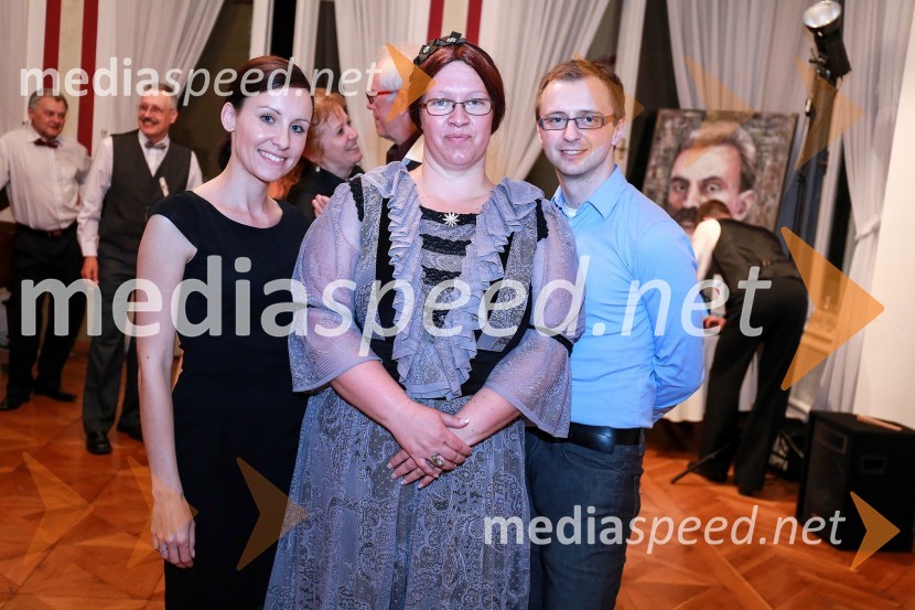  Nina Zagoranski, direktorica Semantika d.o.o.; dr. Aleksandra  Berberih Slana, direktorica Muzeja narodne osvoboditve Maribor;  Sašo ZagoranskiPles gospe Scherbaum v Muzeju NO Maribor