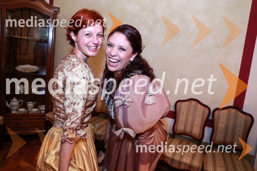  Dragica Jurkušek;  Nina ŠtramecPles gospe Scherbaum v Muzeju NO Maribor