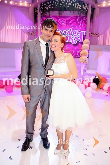  Dejan Vrečič, zmagovalec oddaje Popolna poroka;  Ema Kocet, zmagovalka oddaje Popolna porokaPopolna poroka, finalna oddaja