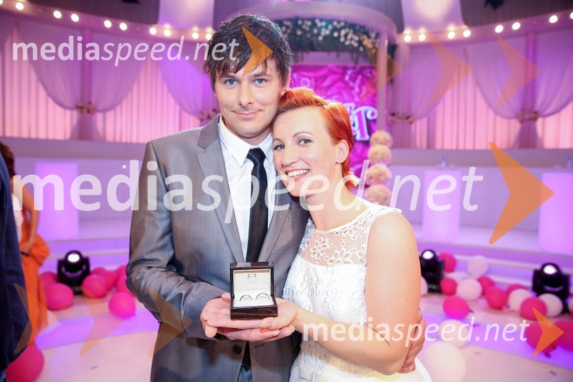  Dejan Vrečič, zmagovalec oddaje Popolna poroka;  Ema Kocet, zmagovalka oddaje Popolna porokaPopolna poroka, finalna oddaja