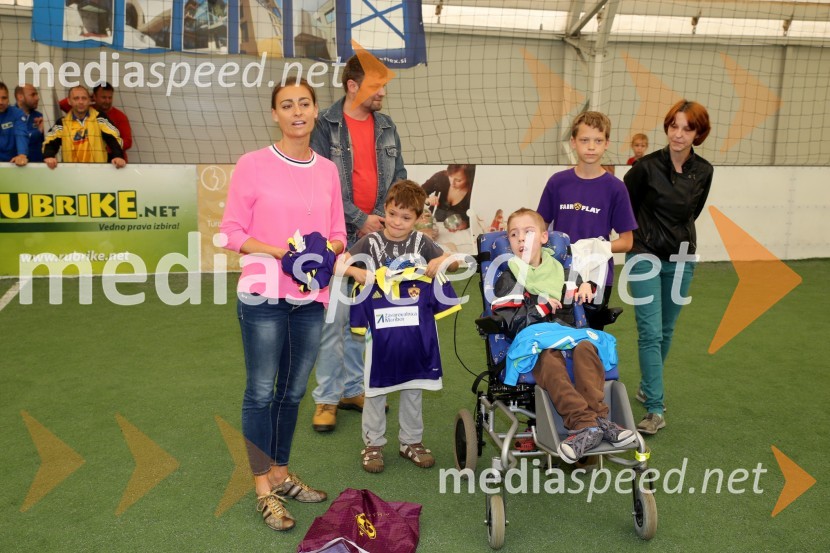  Sara Bosnić , soproga Marinka GaličaPomagamo kot znamo - nogomet igramo, humanitarni nogometni turnir