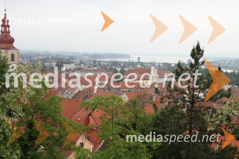 Pogled na PtujPtuj je gostil prvi Salon Sauvignon