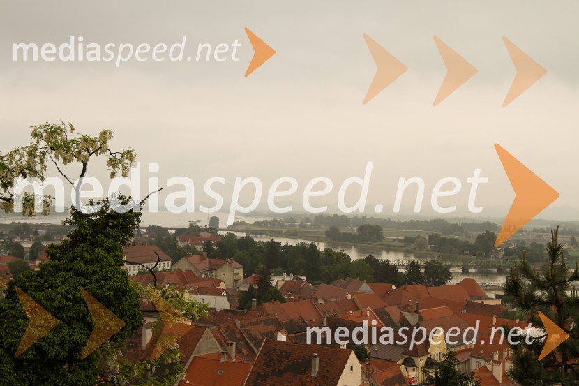 Pogled na PtujPtuj je gostil prvi Salon Sauvignon