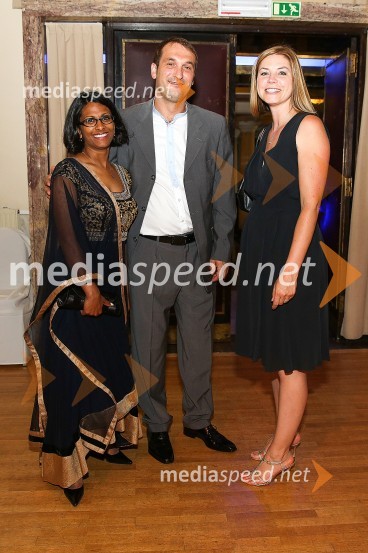  Vesna Nisha Dolinar, predsednica SILA 2012-2013 in lastnica restavracije Namaste;  Vasja Dolinar;  Zuzana MerrifieldMednarodni gala večer društva Sila