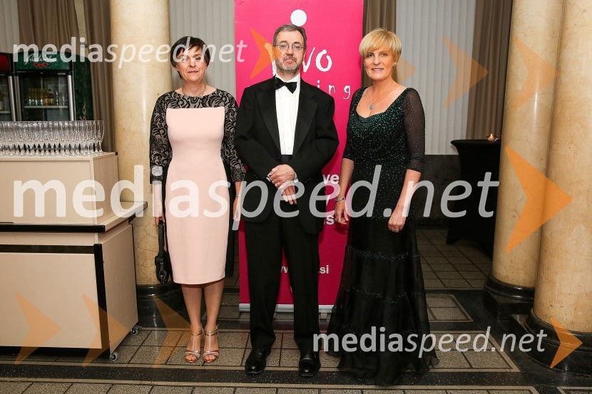  Margaret Kilmartin, soproga veleposlanika Irske v Sloveniji;  Patrick Kelly, veleposlanik Irske v Sloveniji;  Mojca Lah, predsednica SILAMednarodni gala večer društva Sila