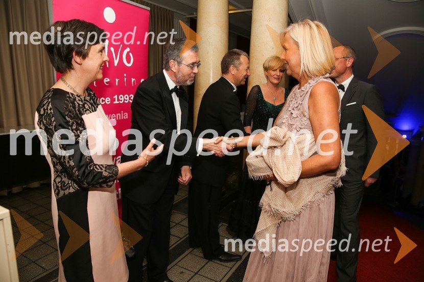  Margaret Kilmartin, soproga veleposlanika Irske v Sloveniji;  Patrick Kelly, veleposlanik Irske v Sloveniji;  ... Mednarodni gala večer društva Sila