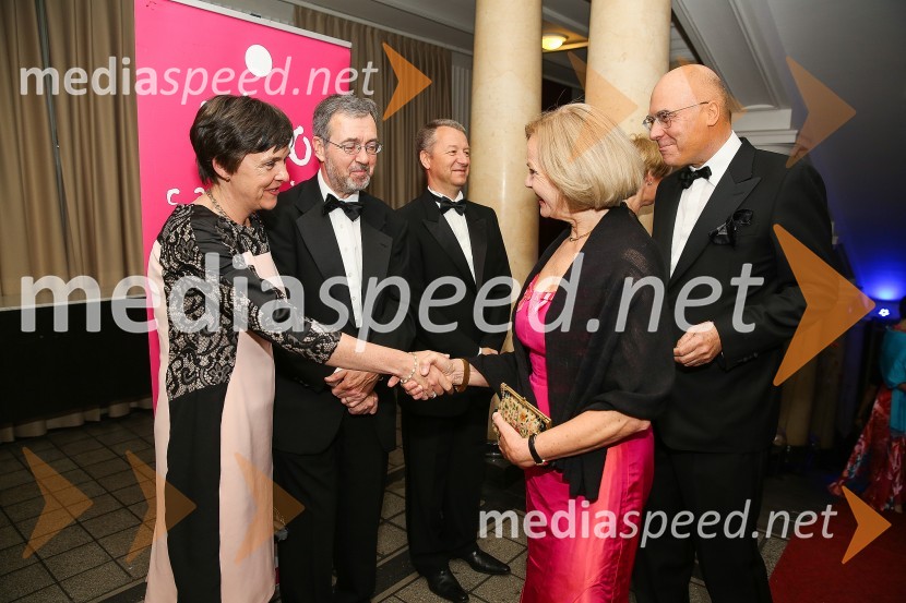  Margaret Kilmartin, soproga veleposlanika Irske v Sloveniji;  Patrick Kelly, veleposlanik Irske v Sloveniji;  ... Mednarodni gala večer društva Sila