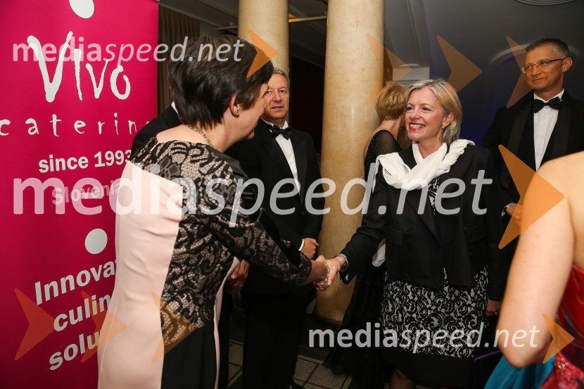  Margaret Kilmartin, soproga veleposlanika Irske v Sloveniji;  ... Mednarodni gala večer društva Sila