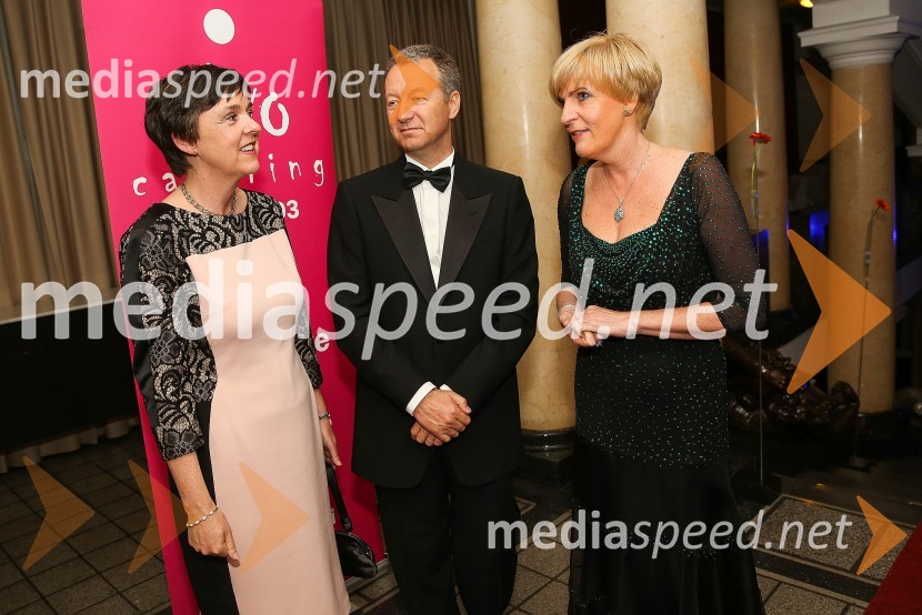  Margaret Kilmartin, soproga veleposlanika Irske v Sloveniji;  Igor Lah, podjetnik;  Mojca Lah, predsednica SILAMednarodni gala večer društva Sila