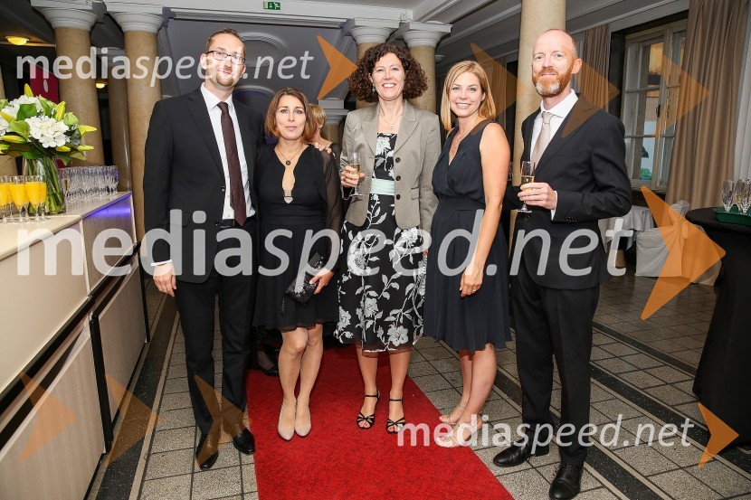  ... ;  ... ;  ... ;  Zuzana Merrifield;  ... Mednarodni gala večer društva Sila