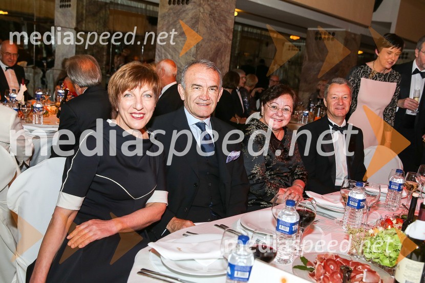  Viktorija  Potočnik, direktorica Pionirskega doma;  ... ;  ... ;  Igor Lah, podjetnikMednarodni gala večer društva Sila