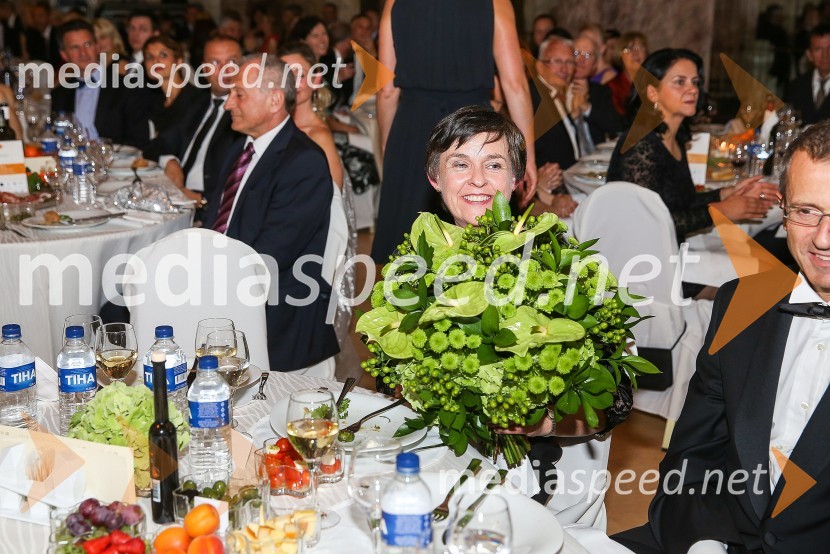  Margaret Kilmartin, soproga veleposlanika Irske v SlovenijiMednarodni gala večer društva Sila