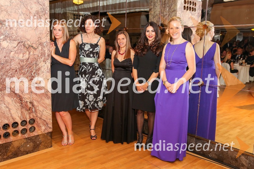  Zuzana Merrifield;  ... ;  ... ;  Ursula Gawish;  Imola TothMednarodni gala večer društva Sila