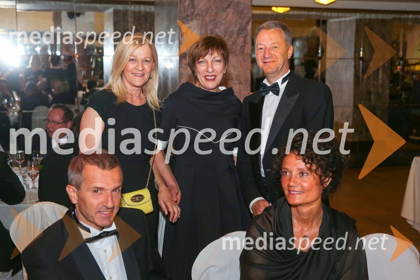  Mija Janković, soproga Zorana Jankovića;  Viktorija  Potočnik, direktorica Pionirskega doma;  Igor Lah, podjetnikMednarodni gala večer društva Sila