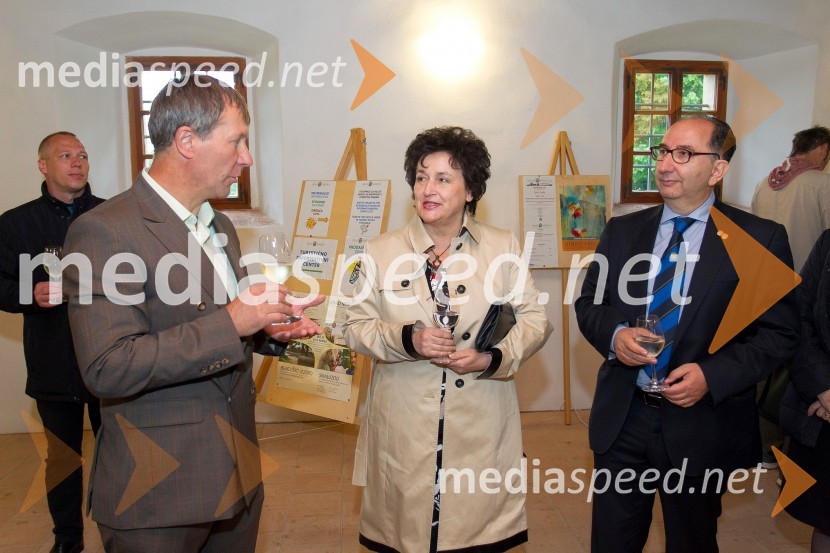  Stanislav Rojko, župan, občina Gornja Radgona; mag. Julijana Bizjak Mlakar, ministrica za kulturo;  Riccardo Bussi, predsednik svetovne fotografske zveze (FIAP)Fotograd Negova, otvoritev