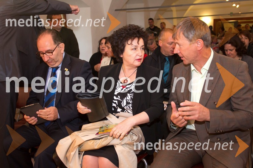  Riccardo Bussi, predsednik svetovne fotografske zveze (FIAP); mag. Julijana Bizjak Mlakar, ministrica za kulturo;  Stanislav Rojko, župan, občina Gornja RadgonaFotograd Negova, otvoritev