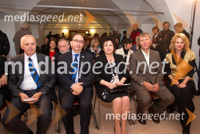  Ivo Borko,  predsednik Fotografske zveze Slovenije;  Riccardo Bussi, predsednik svetovne fotografske zveze (FIAP); mag. Julijana Bizjak Mlakar, ministrica za kulturo;  Stanislav Rojko, župan, občina Gornja Radgona; mag. Norma Bale, pisateljica, direktorica KultproturFotograd Negova, otvoritev
