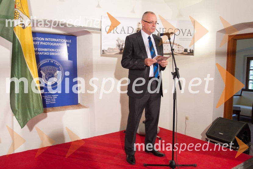  Ivo Borko,  predsednik Fotografske zveze SlovenijeFotograd Negova, otvoritev