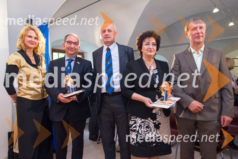 mag. Norma Bale, pisateljica, direktorica Kultprotur;  Riccardo Bussi, predsednik svetovne fotografske zveze (FIAP);  Ivo Borko,  predsednik Fotografske zveze Slovenije; mag. Julijana Bizjak Mlakar, ministrica za kulturo;  Stanislav Rojko, župan, občina Gornja RadgonaFotograd Negova, otvoritev