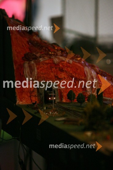 Predstava Mnemopark, režiserja Stefana KaegijaOtvoritev 10. festivala Mladi levi
