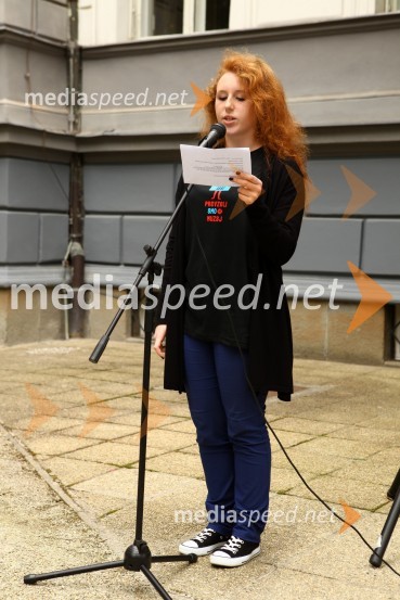  Lara Golob, učenka OŠ Janka Padežnika, nova predstavnica za stike z javnostmi Muzeja narodne osvoboditve MariborPrevzeli smo muzej, Muzej narodne osvoboditve Maribor