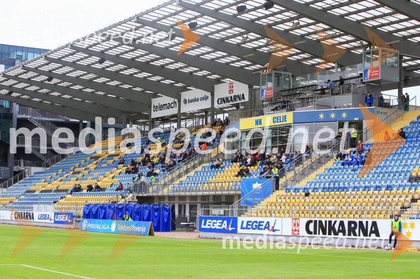 Arena PetrolUniverza v Ljubljani premagala nogometno ekipo Univerze v Mariboru