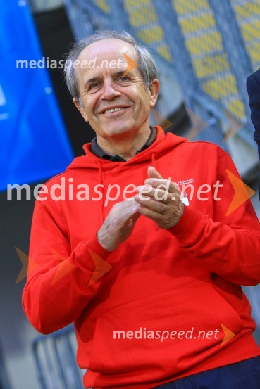 dr. Ivan Svetlik, rektor Univerze v LjubljaniUniverza v Ljubljani premagala nogometno ekipo Univerze v Mariboru