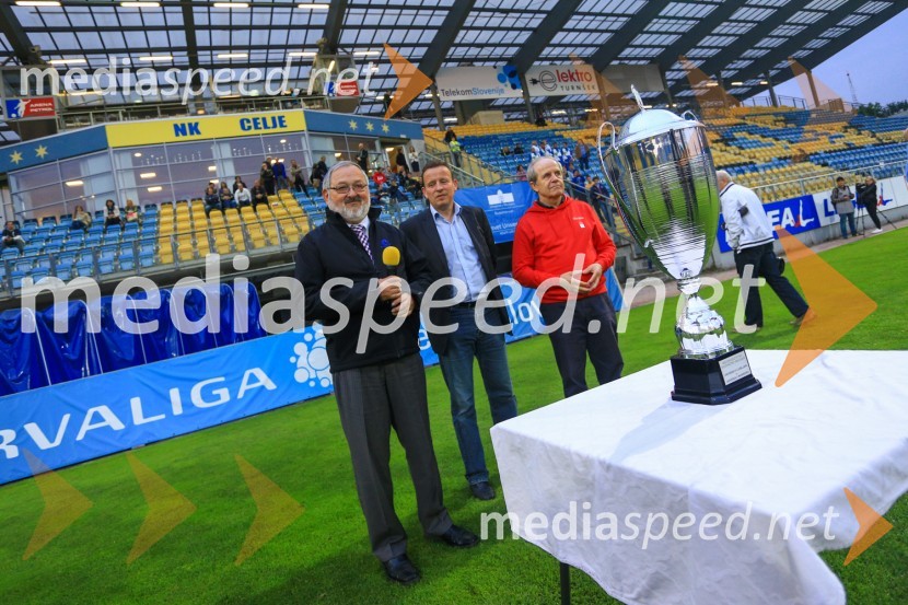 prof. dr. Igor Tičar, rektor, Univerza v Mariboru;  Bojan Šrot, župan MO Celje; dr. Ivan Svetlik, rektor Univerze v LjubljaniUniverza v Ljubljani premagala nogometno ekipo Univerze v Mariboru