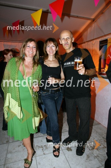 Nevenka Koprivšek, umetniška direktorica festivala Mladi levi,  	Alenka Arko, voditeljica oddaje Preverjeno na Pop TV in ...Otvoritev 10. festivala Mladi levi