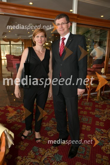  Tanja Kavran, izvršna direktorica DMS;  Martin Logar, izvršni direktor, Britansko-slovenska gospodarska zbornica20. Slovenska marketinška konferenca