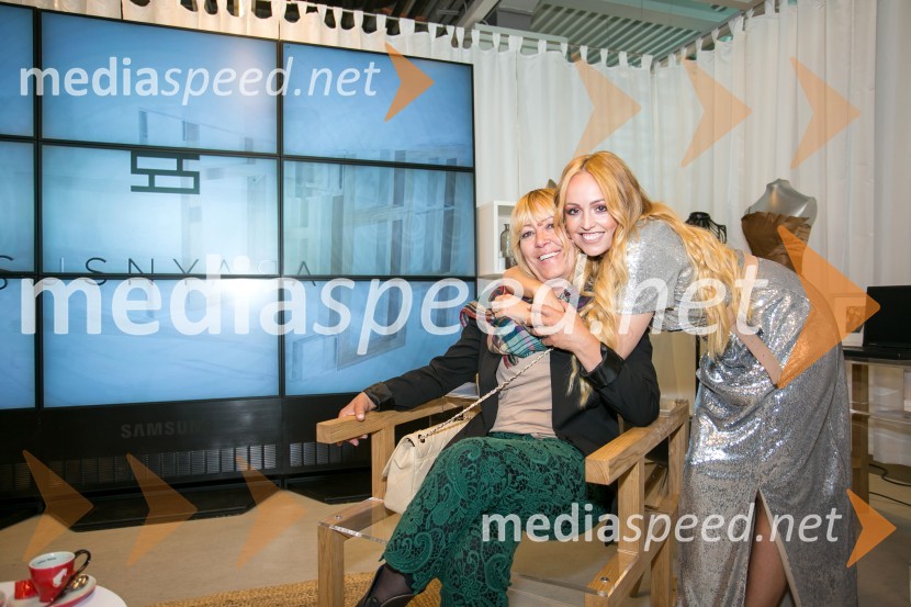  Nada Šušnjara, mama Nine Šušnjara;  Nina Šušnjara, modna oblikovalkaKavica z Nino Šušnjaro