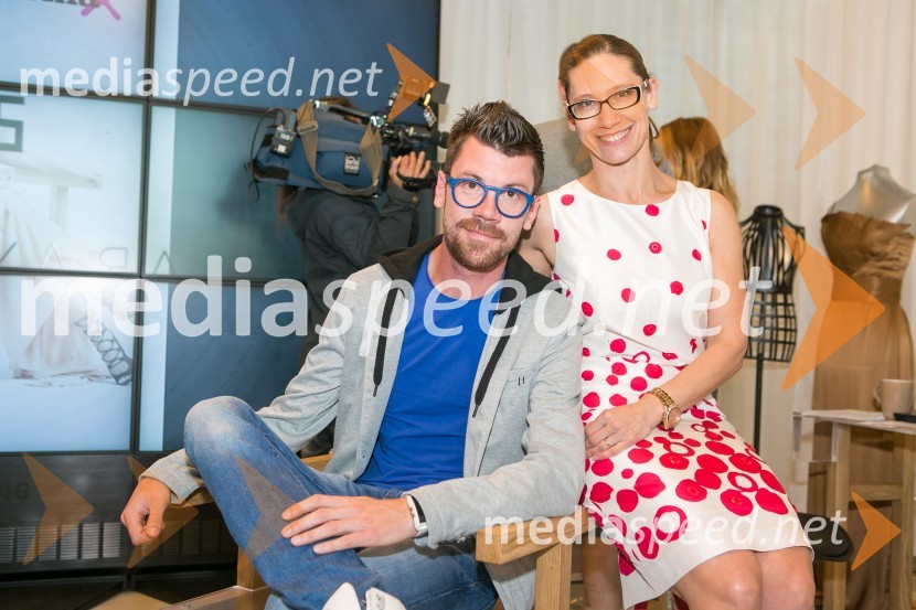  Domen  Mavrič, Agencija AVI;  Katja Mlakar, agencija AVIKavica z Nino Šušnjaro