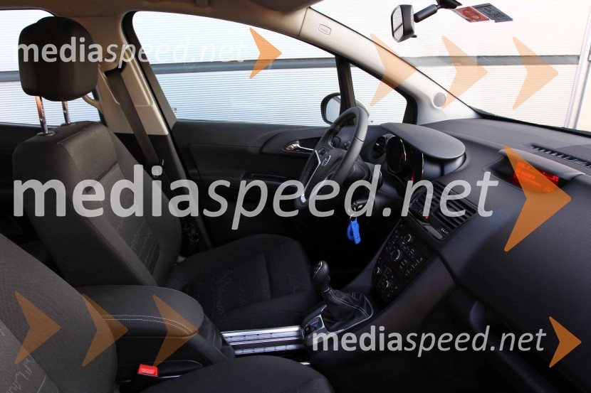 Opel Meriva 1.4 Turbo 88 kW Enjoy, višje sedenje omogoča dober pregledOpel Meriva 1.4 Turbo 88 kW Enjoy, mediaspeed test