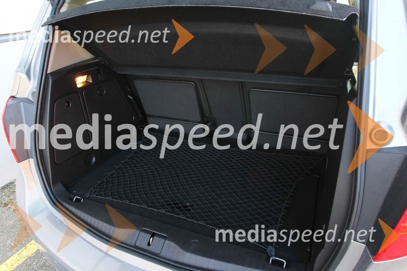 Opel Meriva 1.4 Turbo 88 kW Enjoy, 400 litrski prtljažnik ima mrežo proti premetavanju drobnarijOpel Meriva 1.4 Turbo 88 kW Enjoy, mediaspeed test