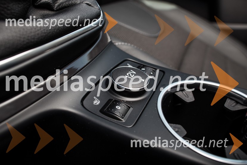 Ford Kuga 2.0 TDCI Titanium, gretje sedeževFord Kuga 2.0 TDCI Titanium, mediaspeed test