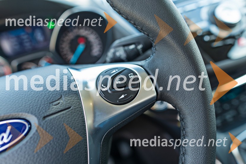 Ford Kuga 2.0 TDCI Titanium, prostoročno telefoniranjeFord Kuga 2.0 TDCI Titanium, mediaspeed test