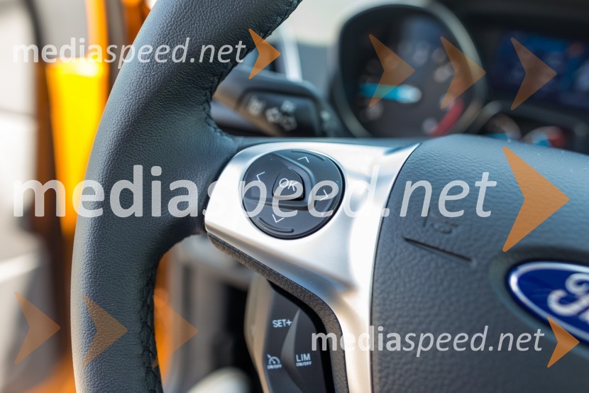 Ford Kuga 2.0 TDCI Titanium, upravljanje z menijem in tempomatFord Kuga 2.0 TDCI Titanium, mediaspeed test