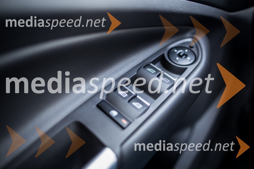 Ford Kuga 2.0 TDCI Titanium, elektrifikacija vrat in vzvratnega ogledalaFord Kuga 2.0 TDCI Titanium, mediaspeed test