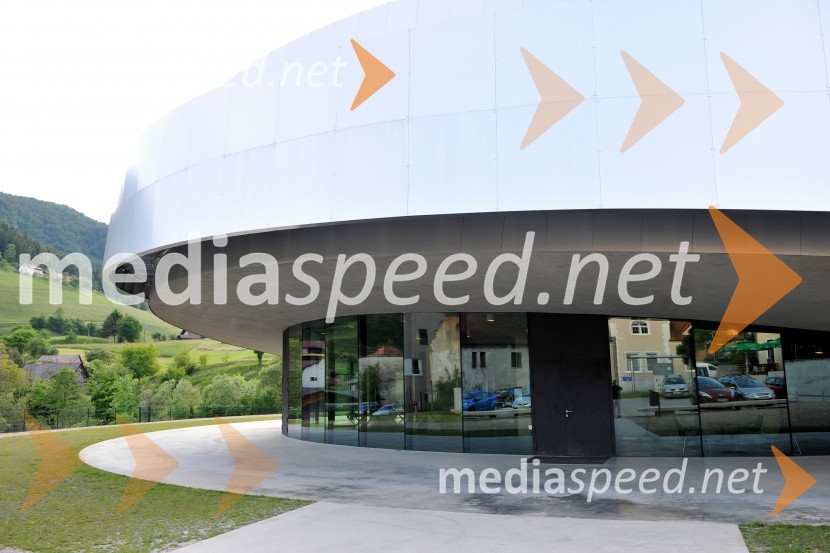 Kulturno središče evropskih vesoljskih tehnologij (KSEVT) VItanjeLadybirdorium live: Dreams