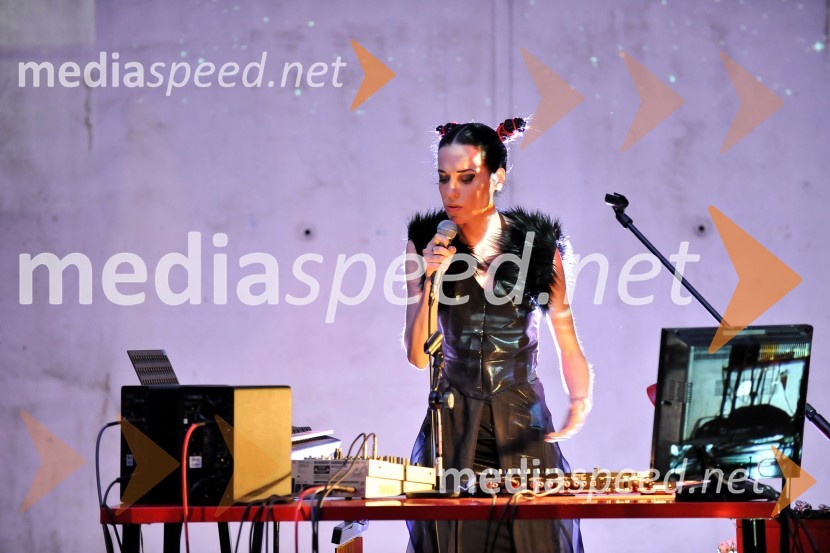  Barbara Mratinkovič, LadyBird, glasbenicaLadybirdorium live: Dreams