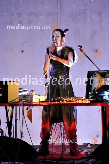  Barbara Mratinkovič, LadyBird, glasbenicaLadybirdorium live: Dreams