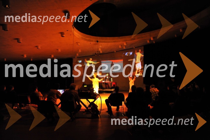 LADYBIRDORIUM live: DreamsLadybirdorium live: Dreams