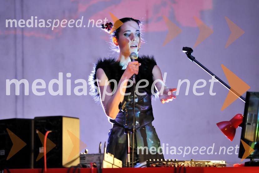  Barbara Mratinkovič, LadyBird, glasbenicaLadybirdorium live: Dreams