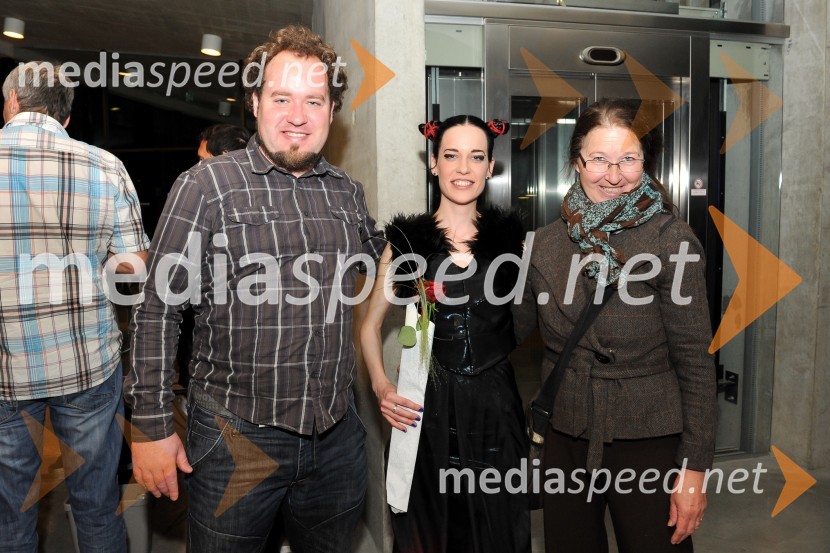  Andrej Mratinkovič;  Barbara Mratinkovič, LadyBird, glasbenica;  Regina MratinkovičLadybirdorium live: Dreams