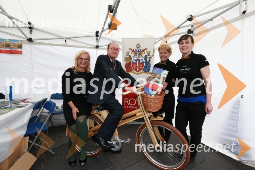  Janja  Viher, direktorica Zavoda za turizem Maribor Pohorje;  Norman Adams, župan, Greenwich;  ... ;  ... Promocija Maribora in Štajerske v Londonu