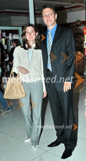 Damjan Kralj, direktor BTC PE Ljubljana z ženoOtvoritev prenovljenega nakupovalnega središča City park v Ljubljani