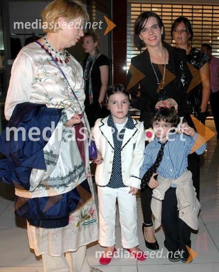 Edvina Novak in Valentina Smej Novak, založba Vale Novak Ljubljana z otrokiOtvoritev prenovljenega nakupovalnega središča City park v Ljubljani